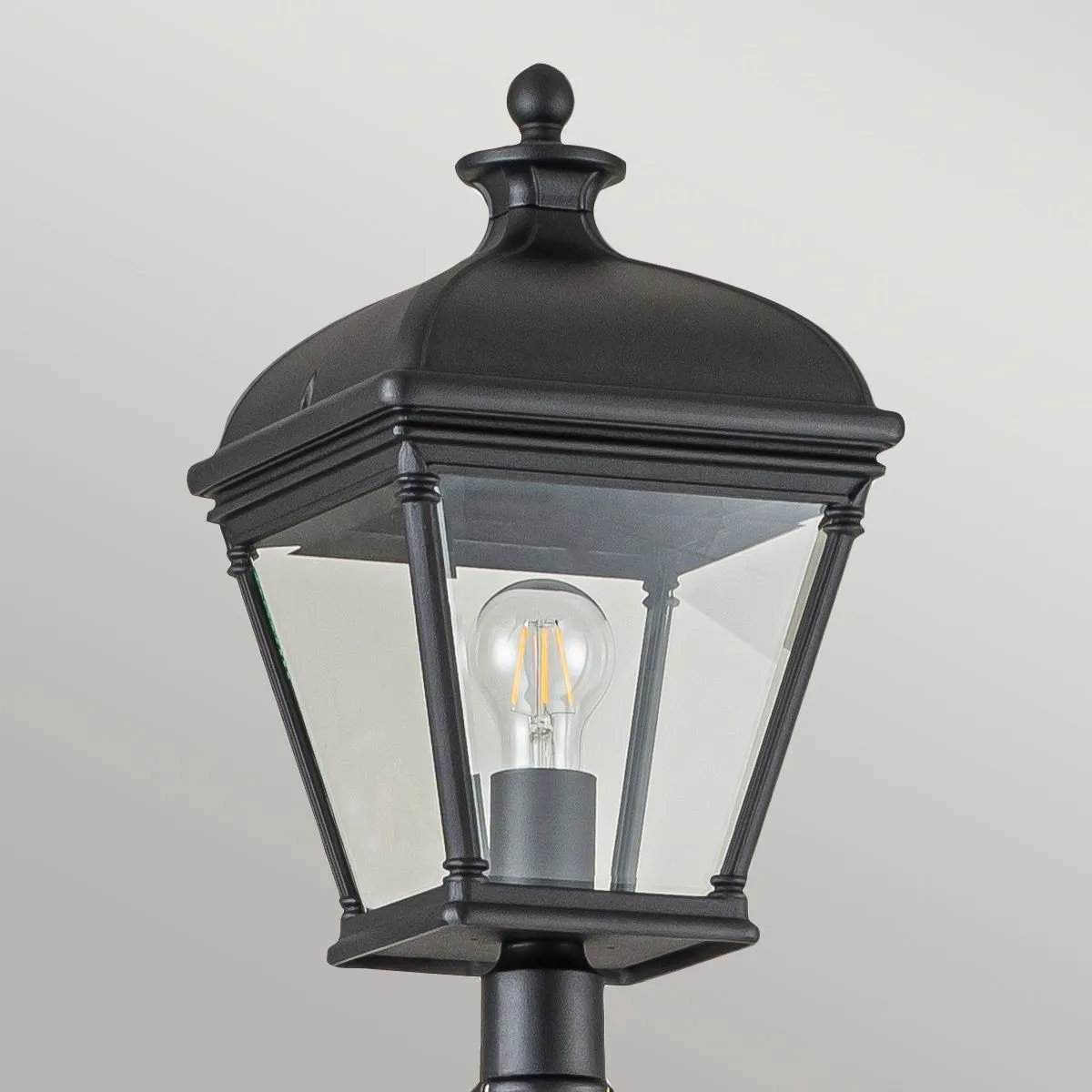 Bayview 1 Light Lamp Post | Black