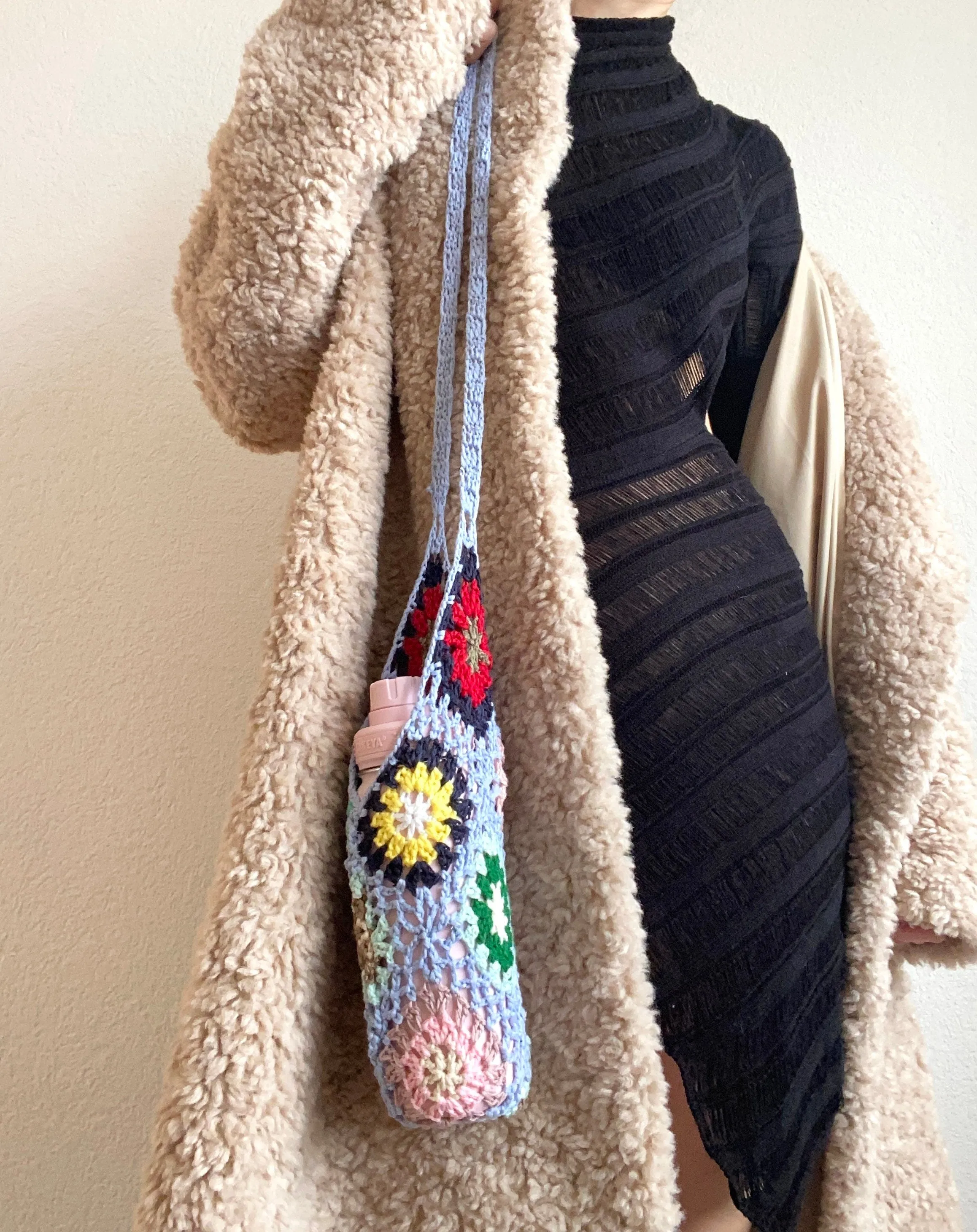 BLUE CROCHET WATER BOTTLE HOLDER