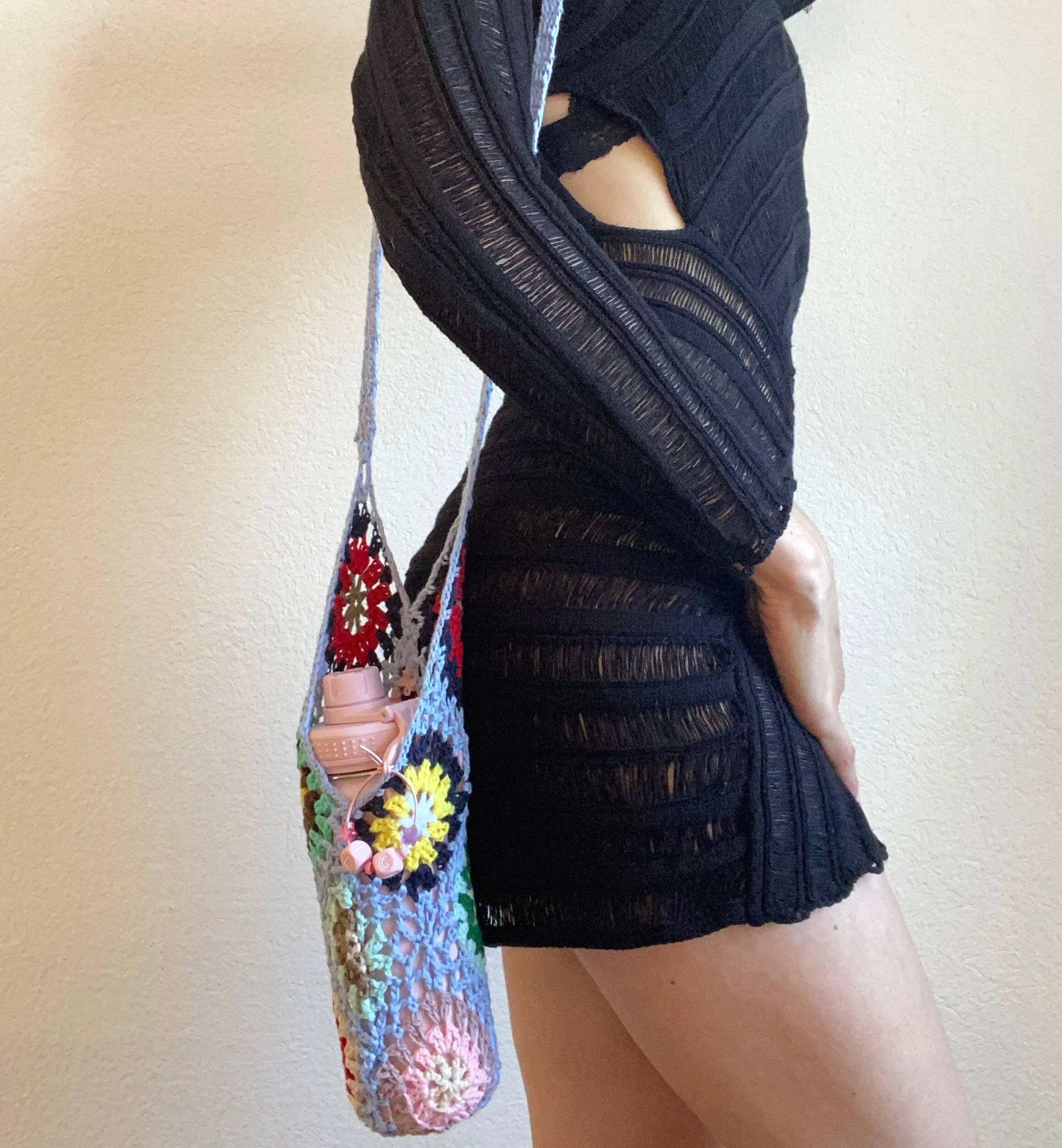 BLUE CROCHET WATER BOTTLE HOLDER