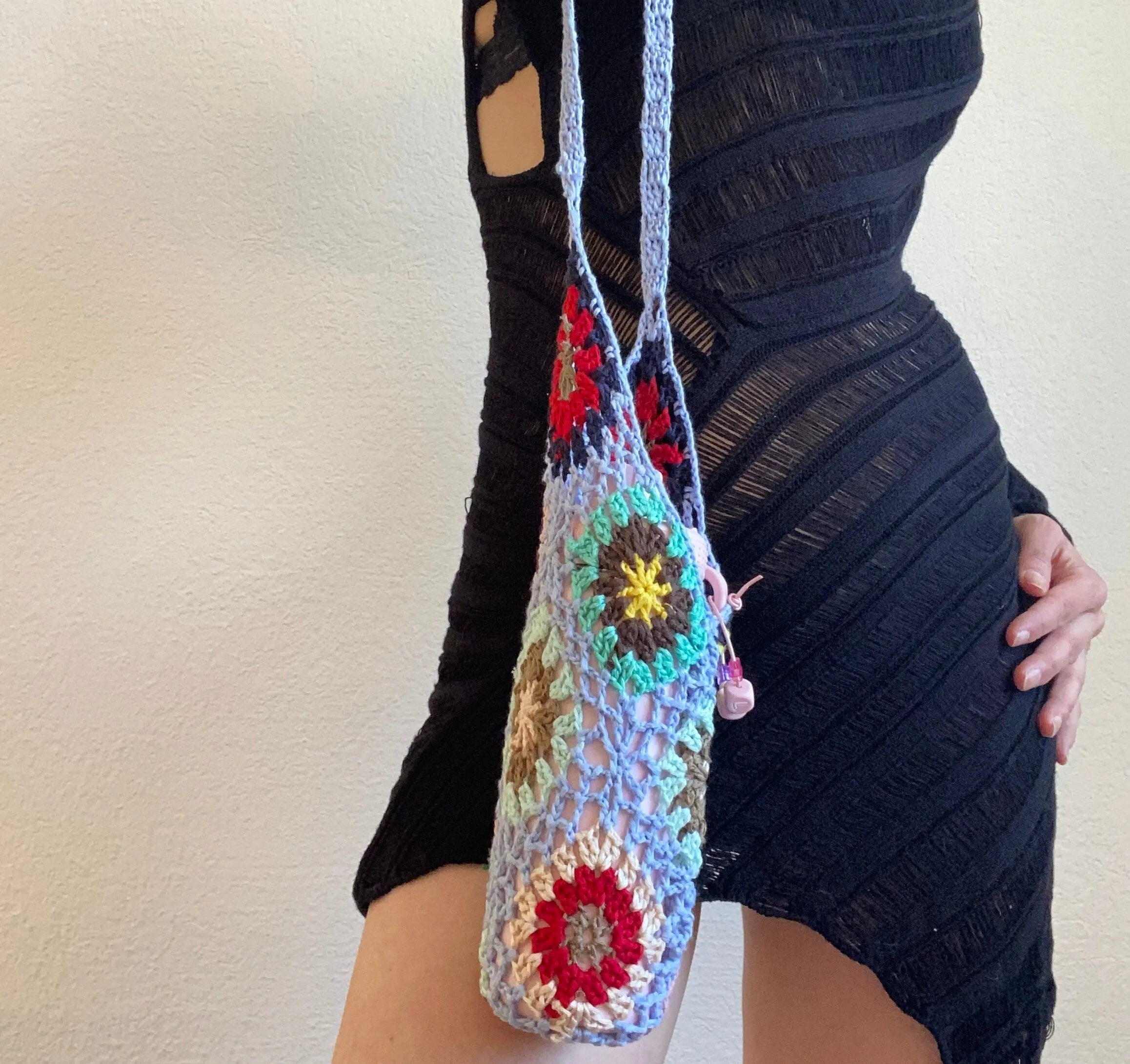 BLUE CROCHET WATER BOTTLE HOLDER