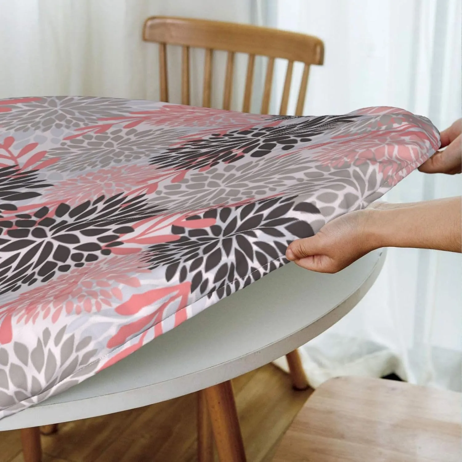 Fiokroo Pink Black and Grey Chrysanyhemum Flowers Tablecloth with Elastic Edge, Table Cloth Daisy Floral Washable Reusable Table Cover for Kitchen Dining Party Picnic, Small (Suitable for 40-44 in)