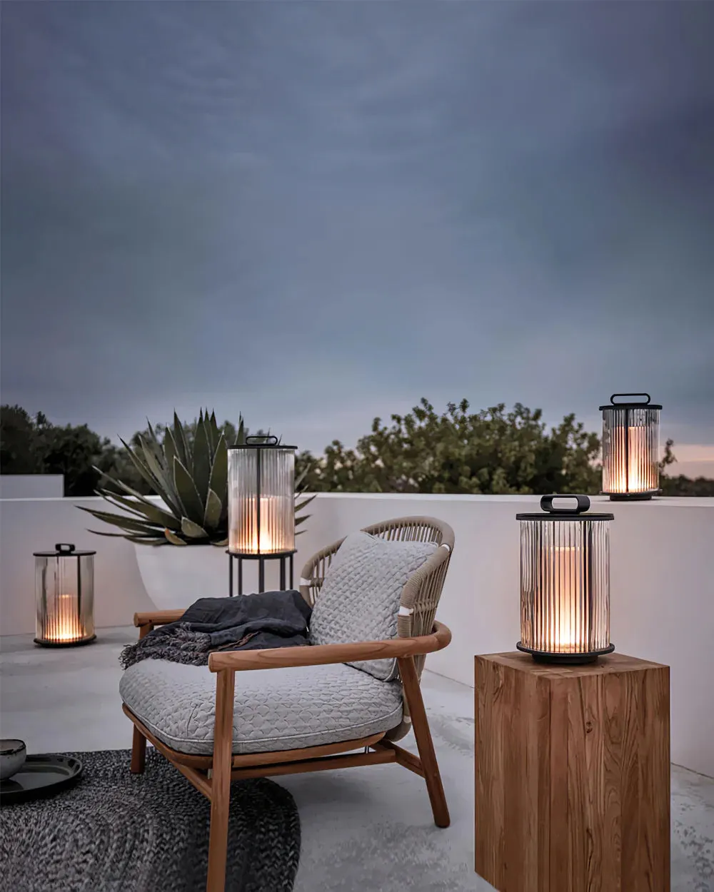 Line Glass Lantern Solar Table Lamp