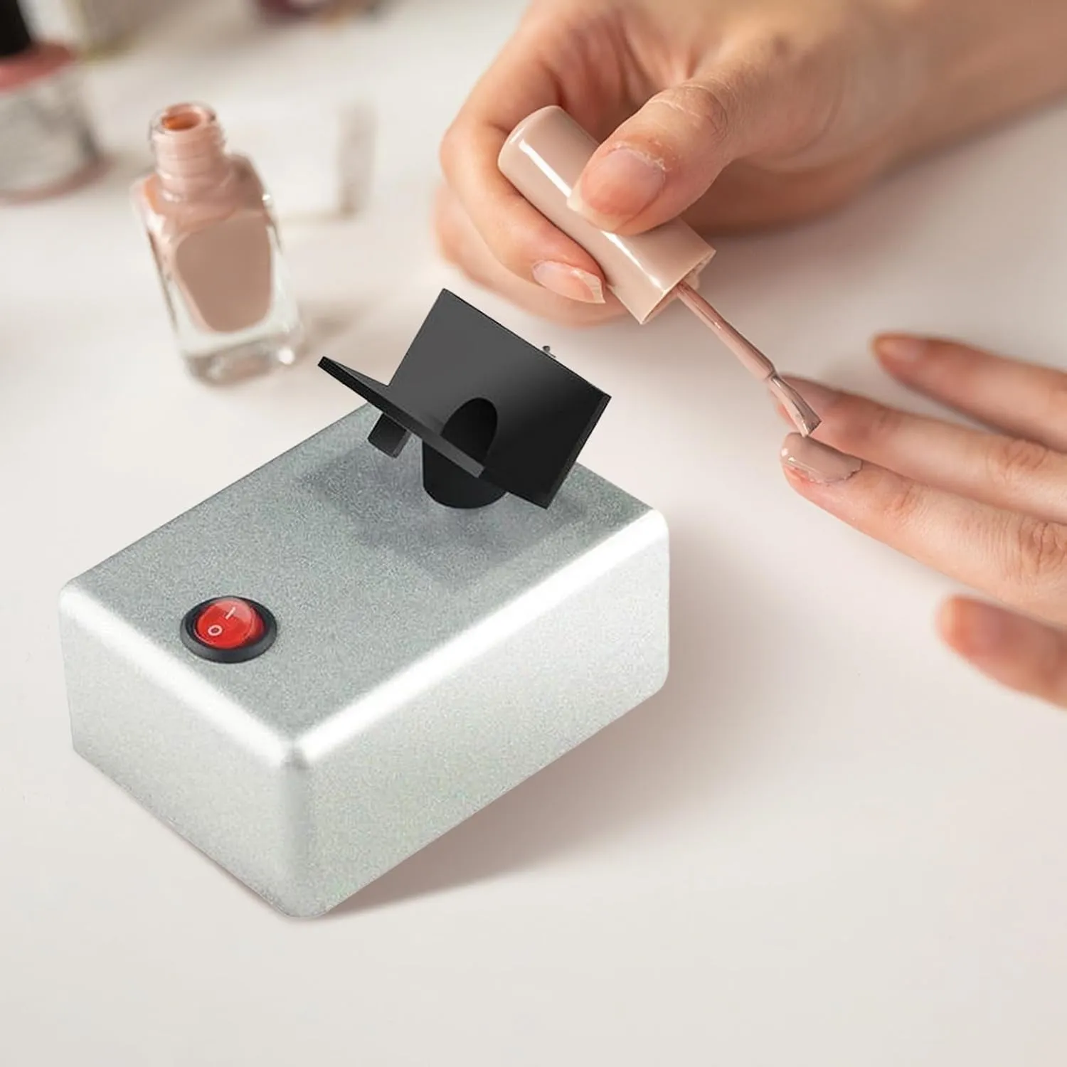 Nail Polish Shaker Machine, Nail Lacquer Shaker, Nail Gel Polish Mixer, Model Paints Shaker Vibrating Screen 3200 Shakes/Min Lash Varnish Bottle Glue Shaking Machine for Nail Art Tattoo Ink Silver US