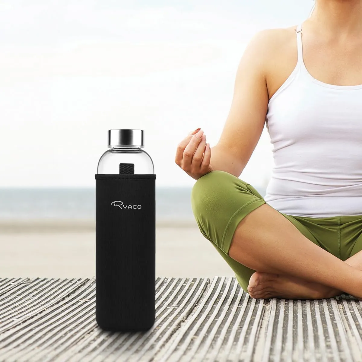 Ryaco Borosilicate Glass Water Bottle 1000ml/1L BPA-Free Leak Proof Ideal for School Home Office Travel Sport Yoga Gym Hot Cold Drinks with Portable Neoprene Carrying Sleeve and Sponge Brush