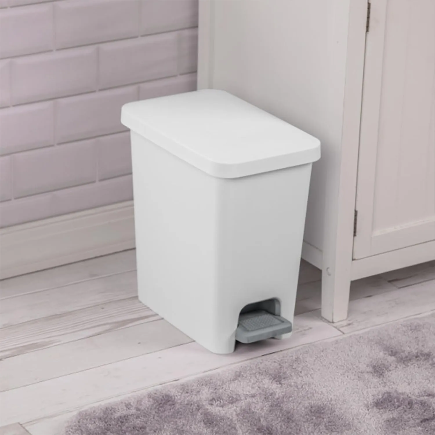 Sterilite 2.7 Gallon Rectangular StepOn Wastebasket, Small, White lid and base with Titanium pedal and Liner